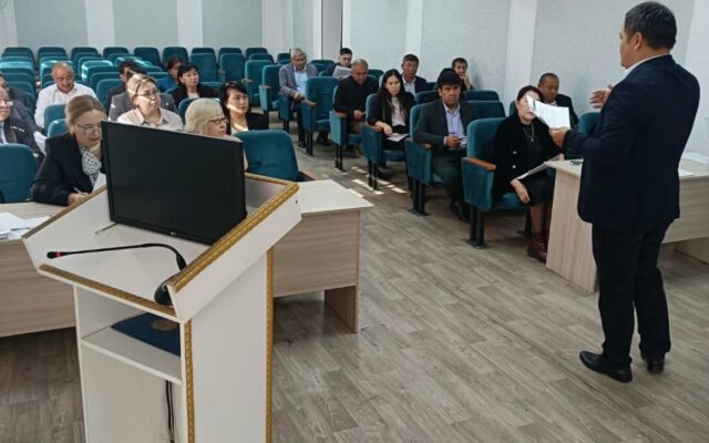 Сайрам ауданында округтік сайлау комиссияларының мүшелеріне оқыту семинарлары өткізілуде