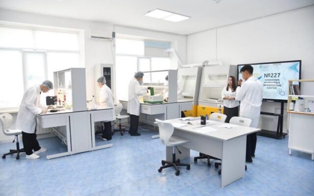 ТҮРКІСТАН ОБЛЫСЫНЫҢ АУЫЛ МЕКТЕПТЕРІНДЕ 100 ОҚУШЫЛЫҚ ЗЕРТХАНА ОРТАЛЫҒЫ ЖАҢАРТЫЛАДЫ