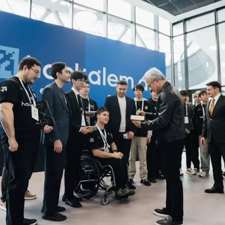 «Өткен аптада Астанада іссапармен болған NVIDIA компаниясының басшысы, жаңа толқындағы ірі кәсіпкер Дженсен Хуанг Қазақстанның ауыл шаруашылығы саласына жасанды интеллектінің тәсілдерін енгізетін кез келді деп, өз пікірін айтып кетті.